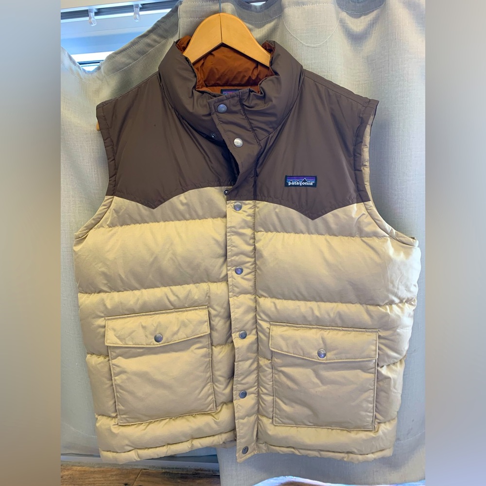 Men’s Patagonia goose down vest size large
